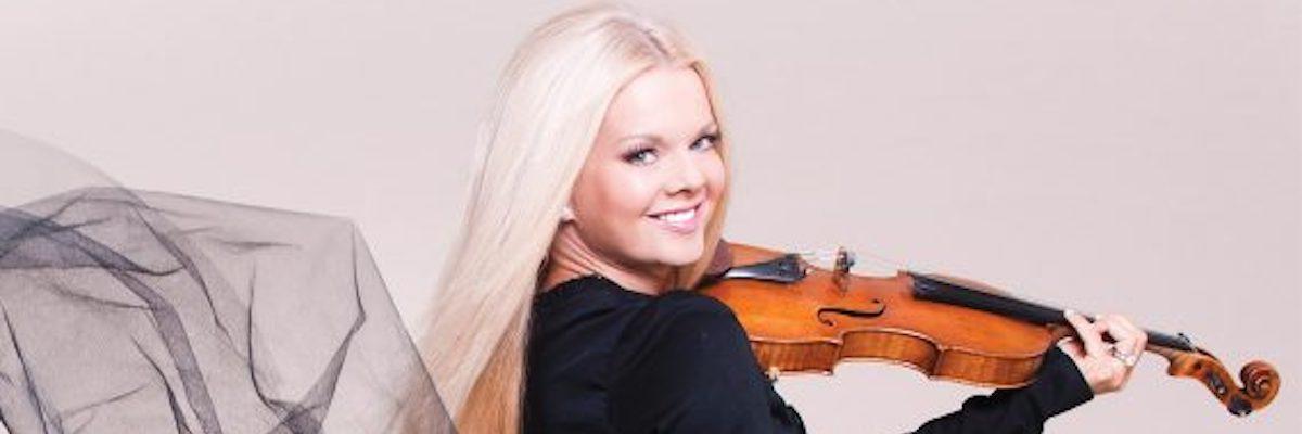 Máiréad Nesbitt with her violin 